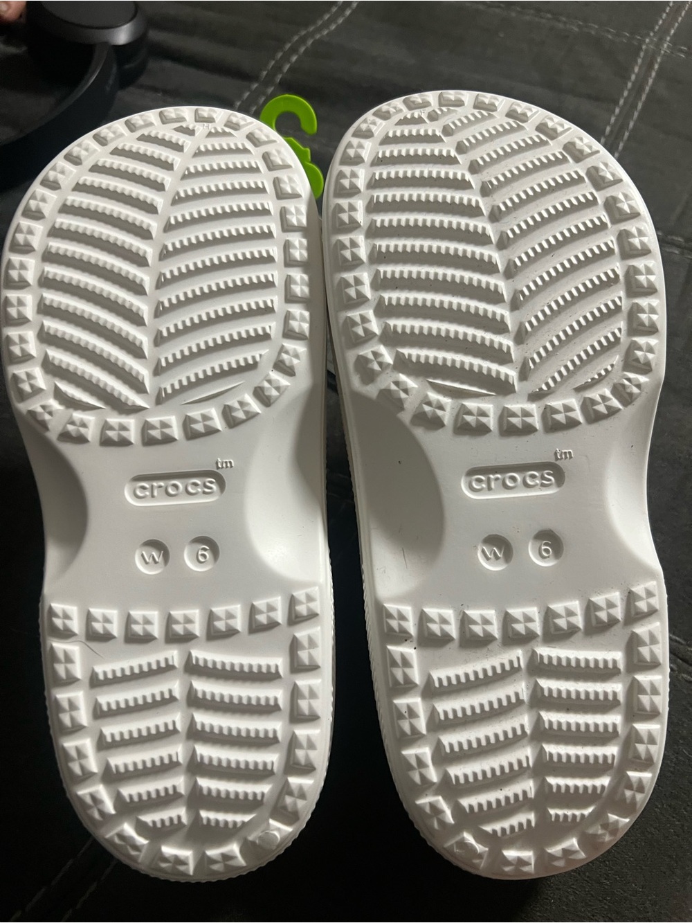 Women’s croc Saturday sandals white - Picture 4 of 7
